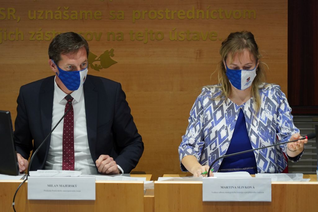 Predseda PSK Milan Majerský a vedúca Odboru strategický rozvoj a projektové riadenie Martina Slivková