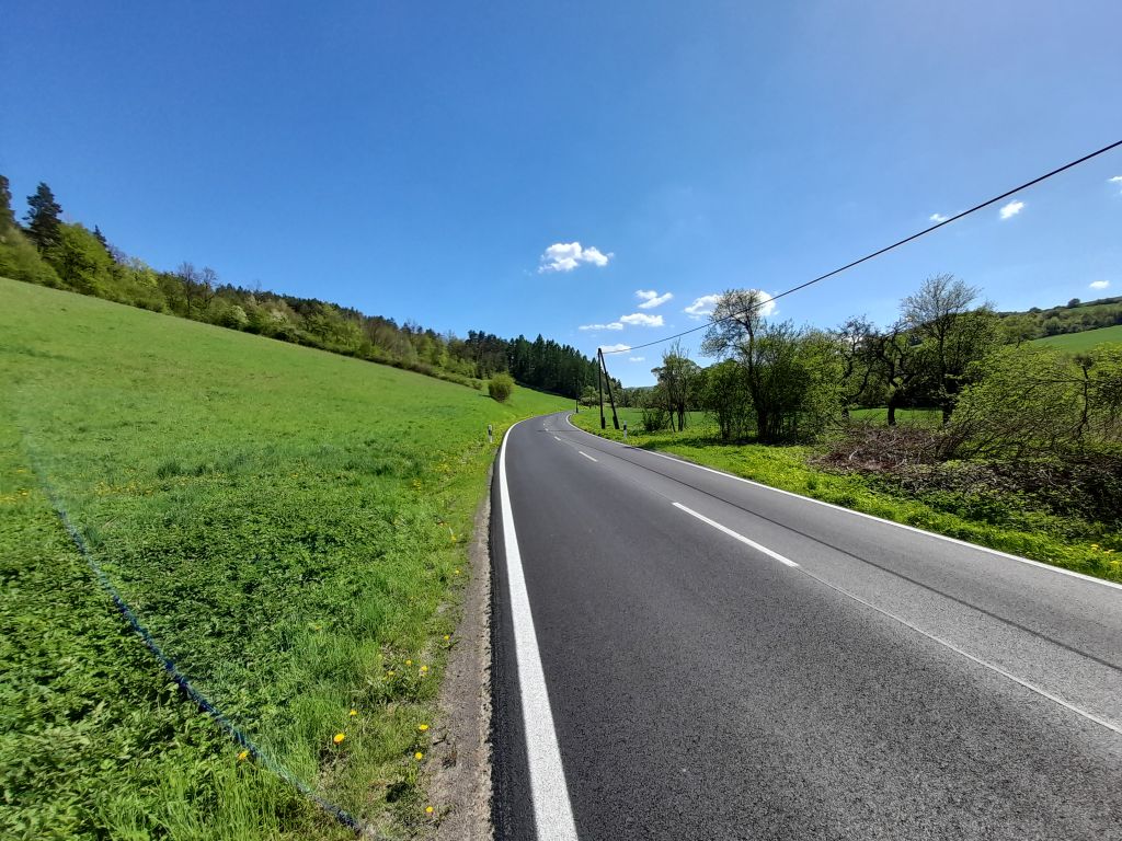 FOTO - Opravená cesta