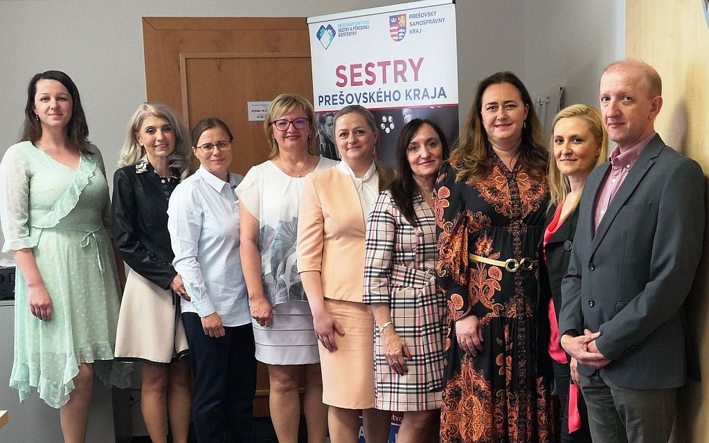 Foto: Sestry samosprávnych krajov na Úrade PSK