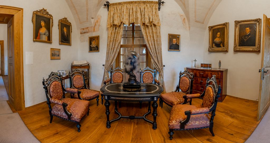 FOTO - Salón grófa J. F. Raisza, Hrad Ľubovňa - Barokový palác