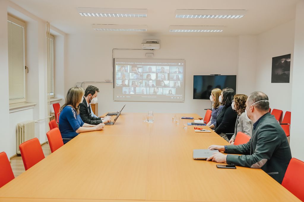 FOTO - Online konferencia otvorila národný projekt