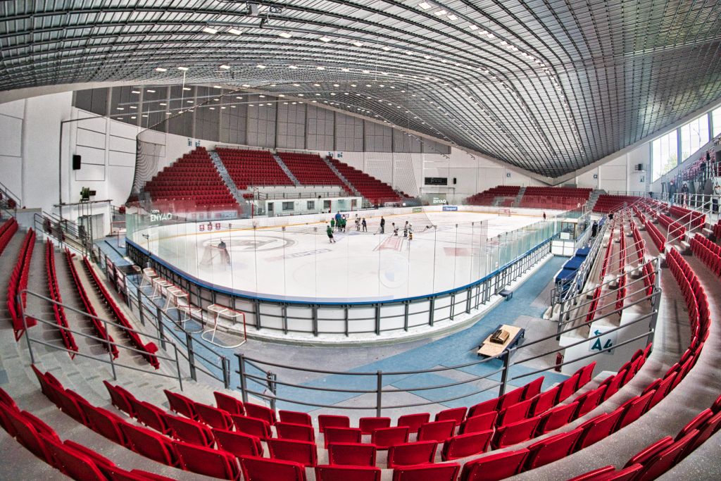 FOTO - Zimný štadión v Prešove, kde PSK finančne prispel na sedačky