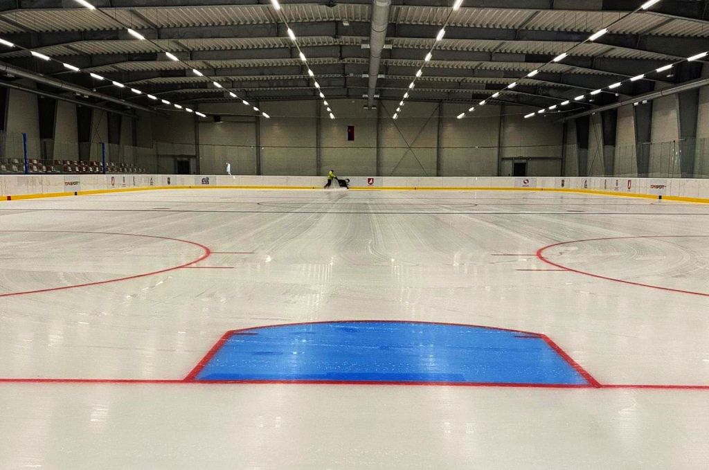 FOTO - Novootvorený zimný štadión vo Svidníku