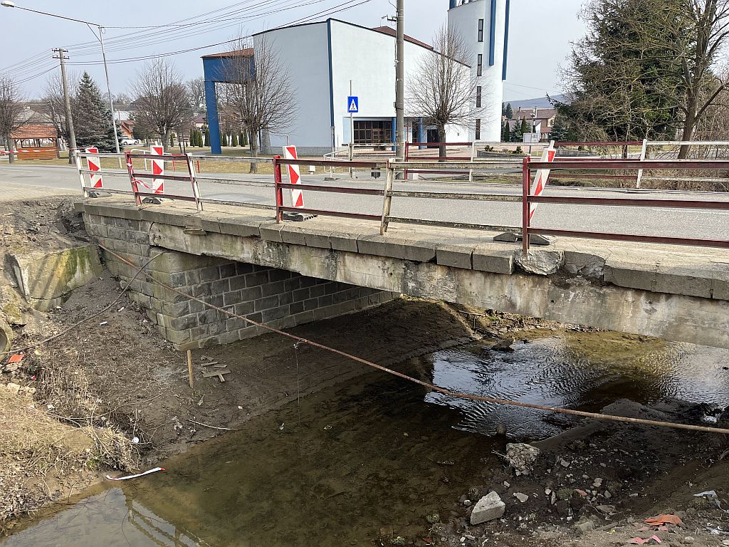 Foto: Most pred obcou Nižné Raslavice