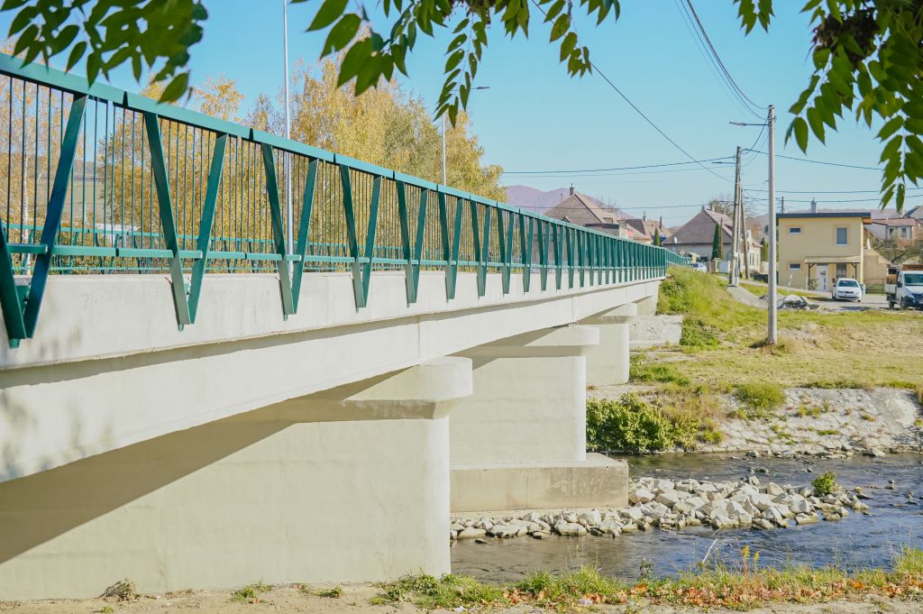 FOTO - Zrekonštruovaný most vo Veľkom Šariši