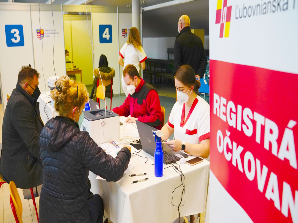 Novootvorené veľkokapacitné očkovacie centrum v Starej Ľubovni_registrácia očkovaných