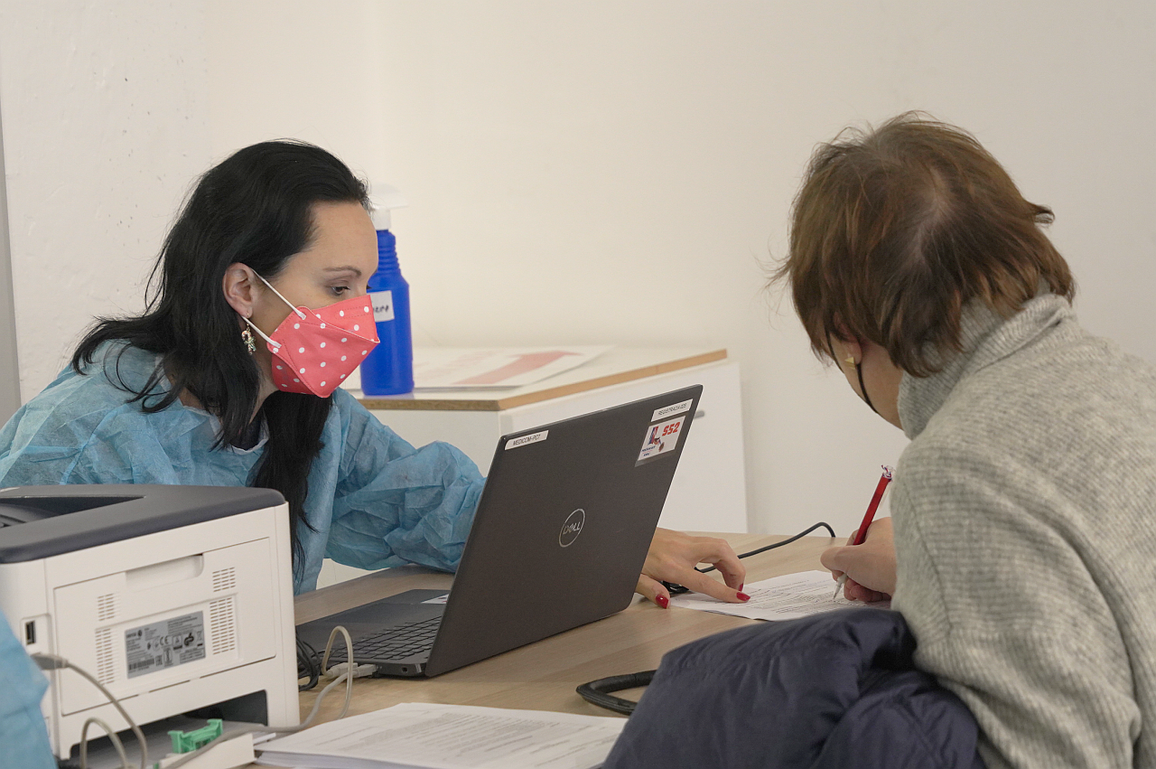 Foto: Ilustračná snímka z očkovania v OC Eperia