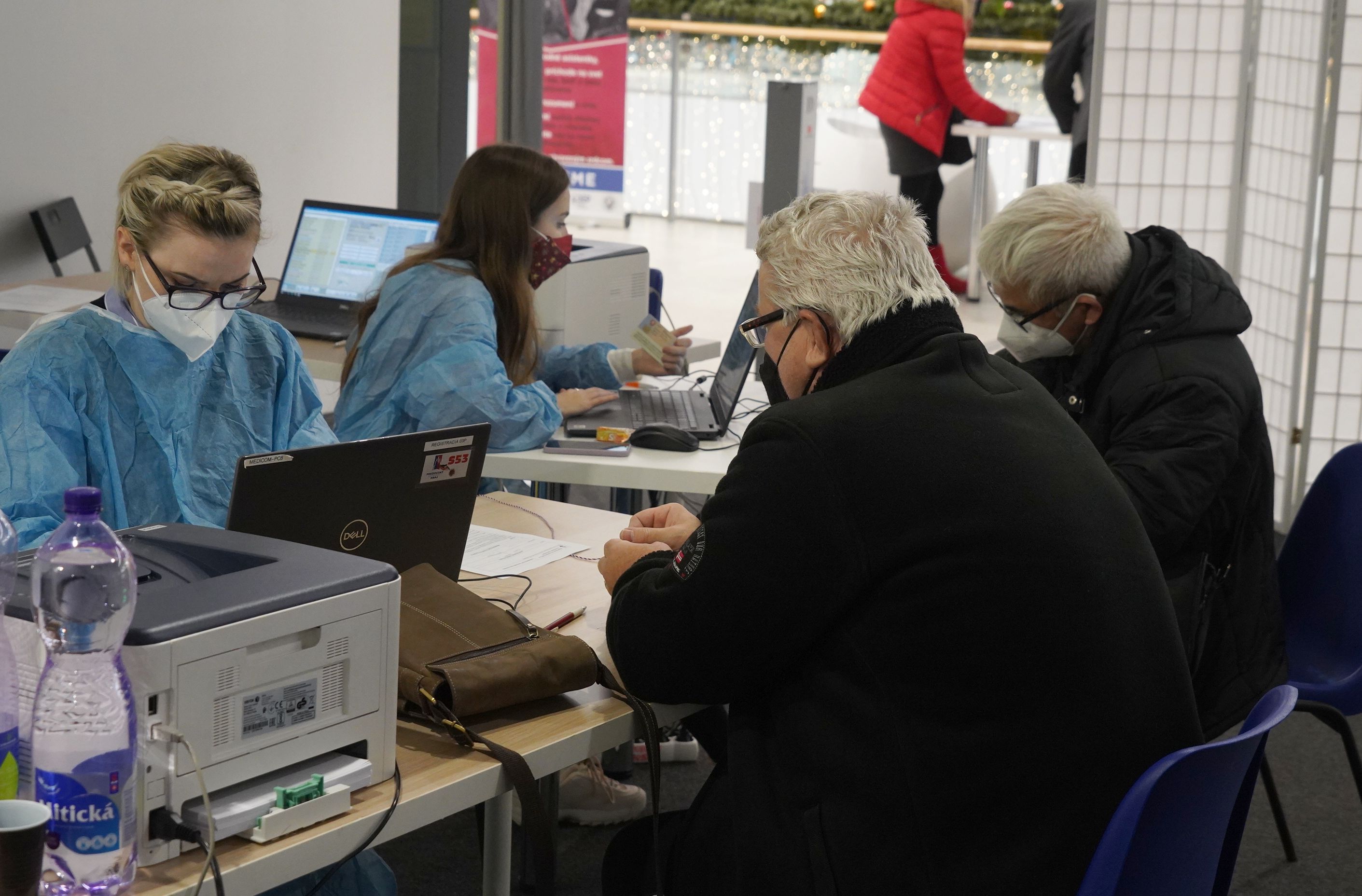 FOTO - Registrácia záujemcov o očkovanie