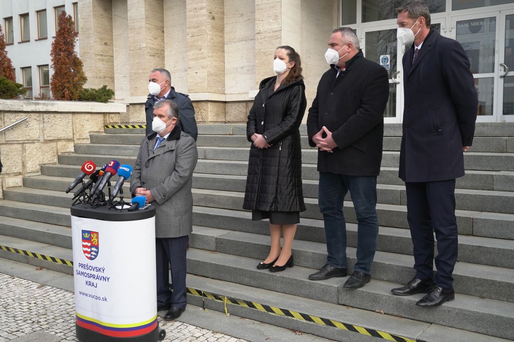 Foto: Tlačový brífing na Úrade PSK - stretnutie riaditeľov nemocníc