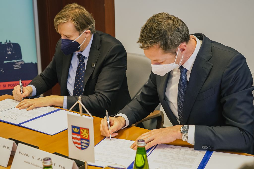 FOTO - Podpis memoranda medzi PSK a Stavebnou fakultou Žilinskej univerzity v Žiline
