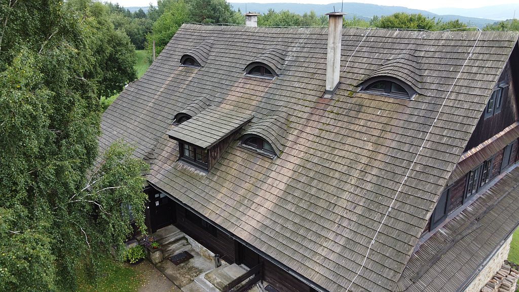 Foto: strecha objektu Hvezdárne Roztoky