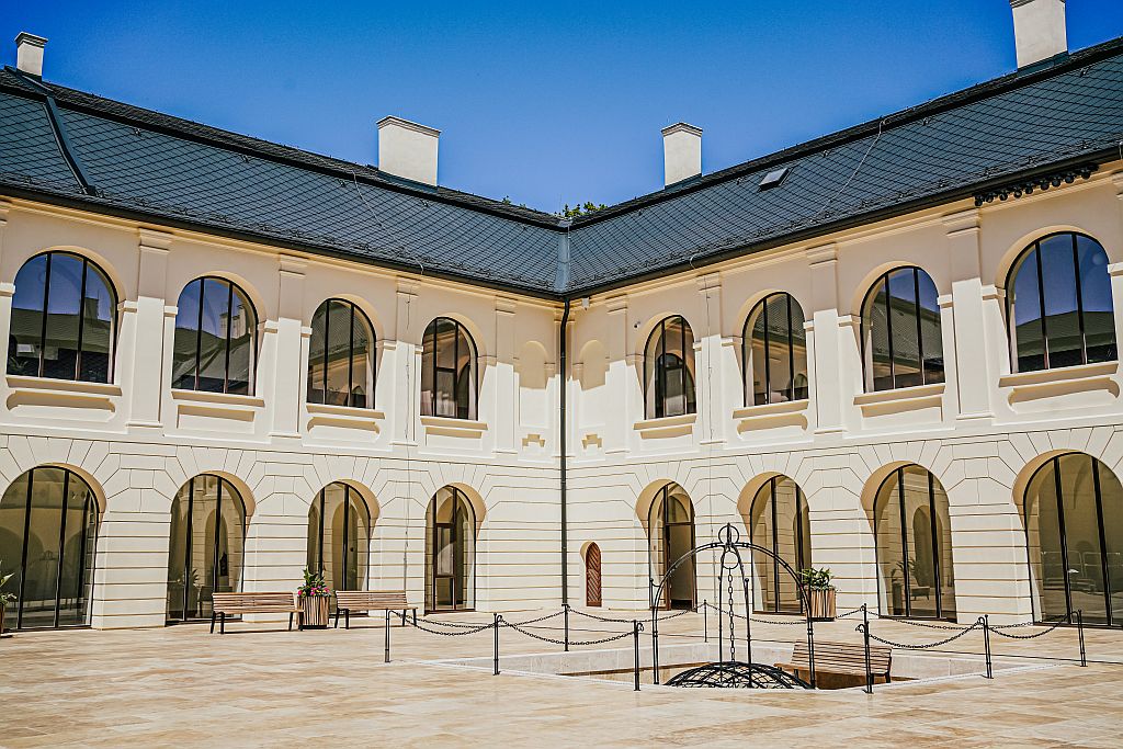 Foto: Zrekonštruované nádvorie humenského kaštieľa