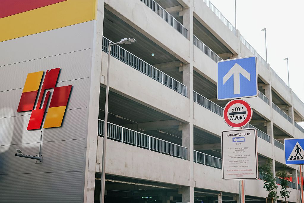 Foto: Parkovací dom v Ľubovnianskej nemocnici