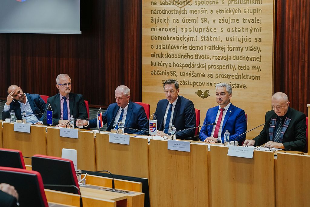 Foto: Rokovanie s ministrom hospodárstva na Úrade PSK