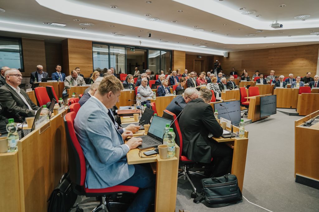 FOTO - 37. zasadnutie Zastupiteľstva PSK