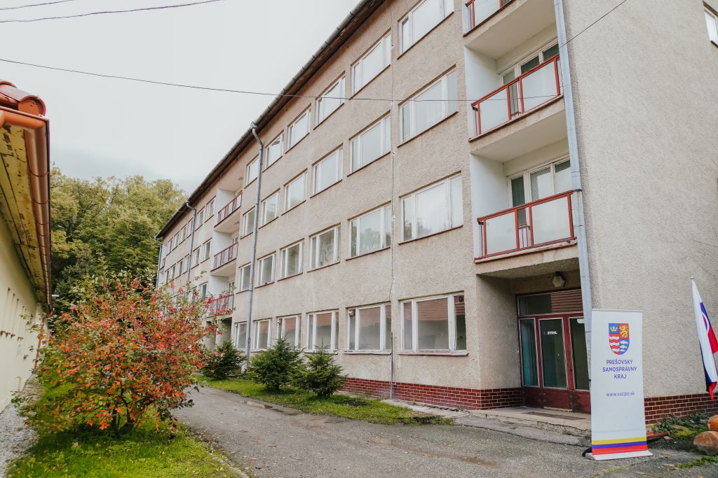 FOTO - Bývalý internát SOŠ lesníckej v Bijacovciach
