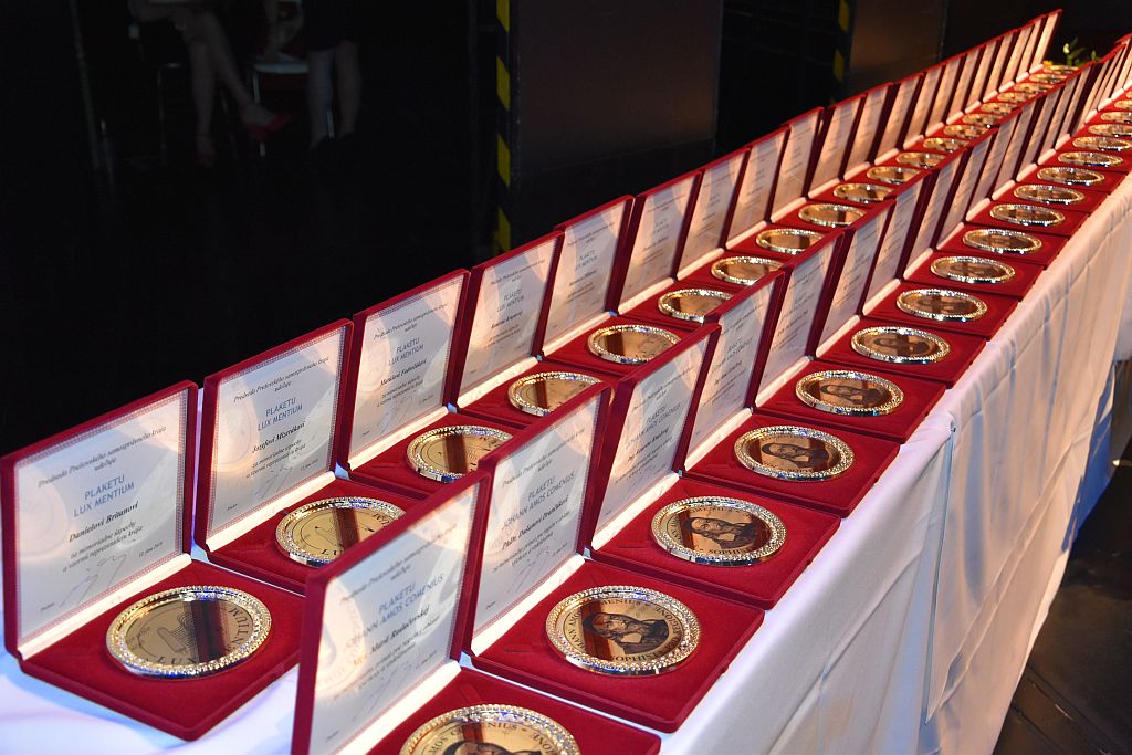 Foto: plakety pre ocenených