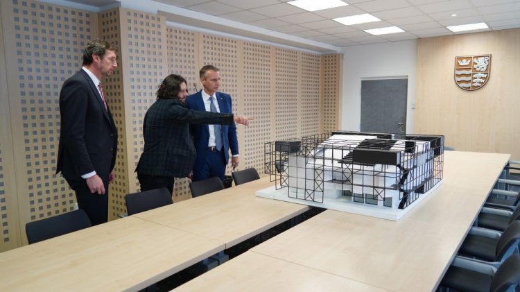 FOTO: vízia rekonštrukcie Múzea moderného umenia Andyho Warhola v Medzilaborciach