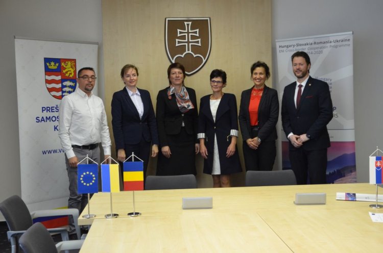 FOTO: Podpis zmlúv