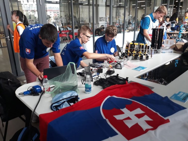 FOTO: Súťaž robotov RoboRave International 2019 v Číne