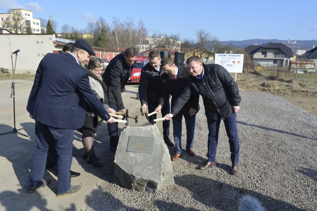 FOTO: Poklepanie základného kameňa