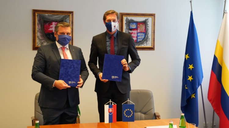 FOTO: podpis memoranda