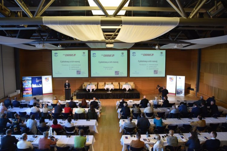FOTO: medzinárodná konferencia Cyklotrasy a ich rozvoj