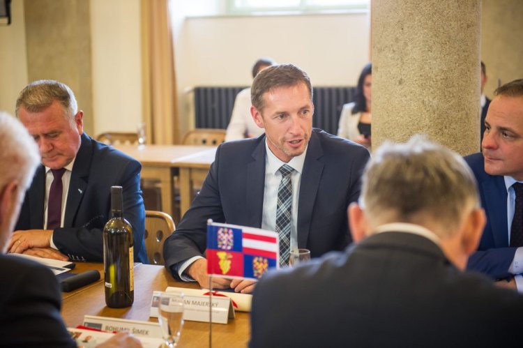 FOTO: Zasadnutie Rady Asociácie krajov ČR a SK8