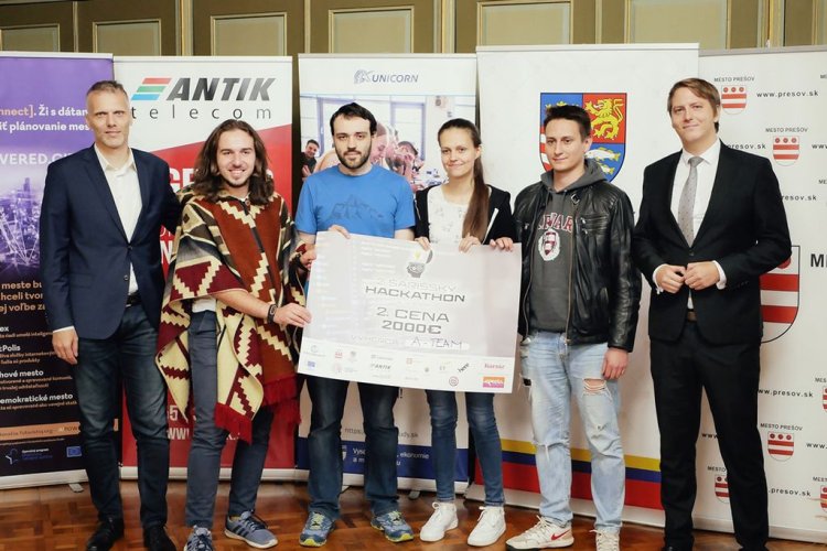FOTO: Víťazi 2. ročníka Šarišského hackathonu 