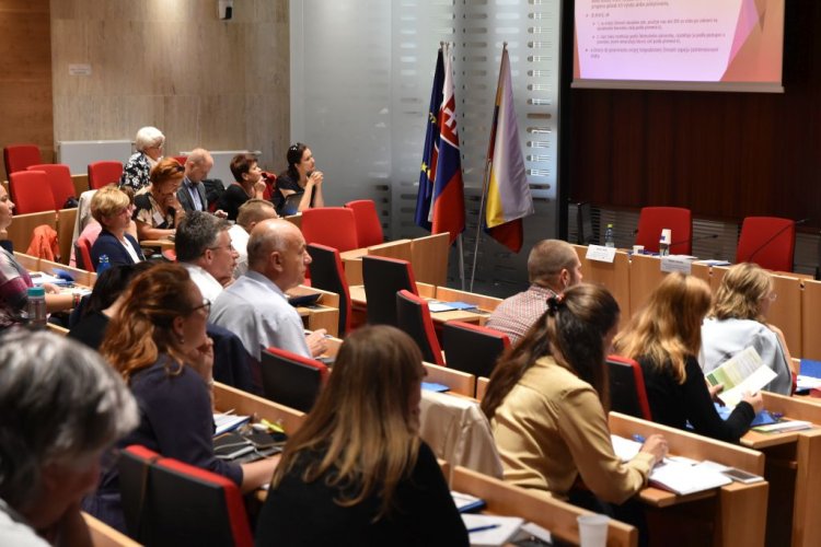 FOTO: seminár o sociálnom podnikaní 