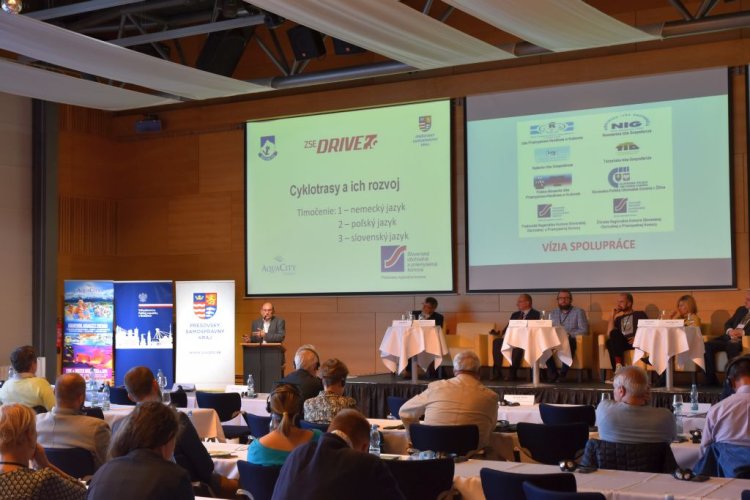 FOTO: medzinárodná konferencia Cyklotrasy a ich rozvoj