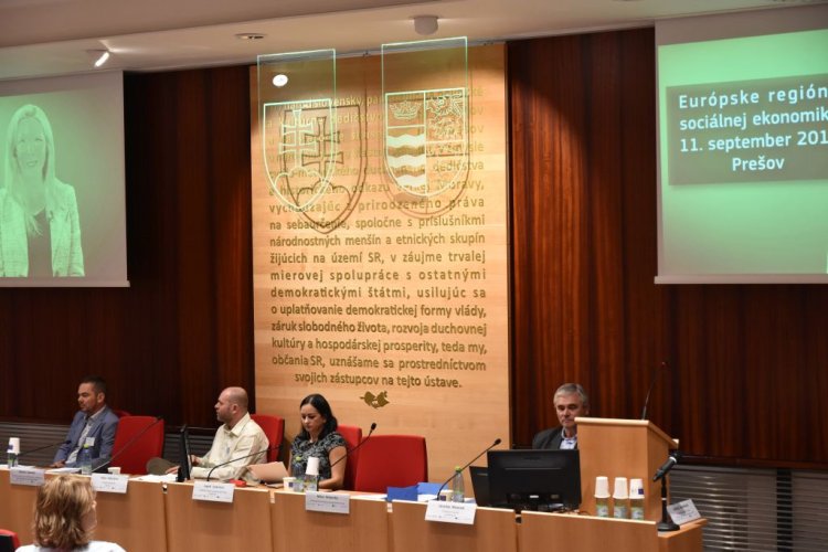 FOTO: seminár o sociálnom podnikaní 