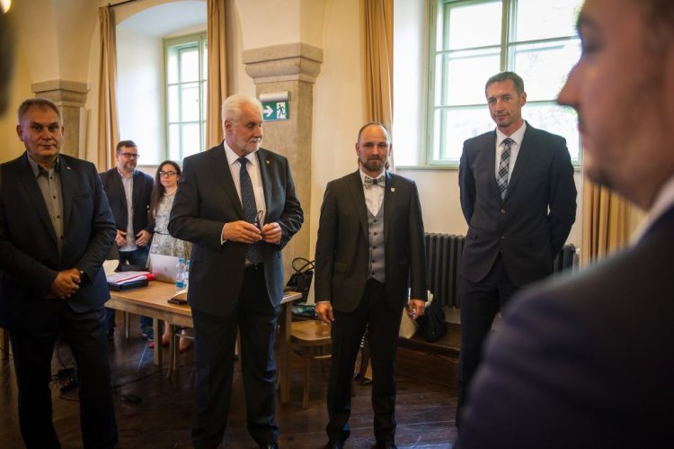 FOTO: Zasadnutie Rady Asociácie krajov ČR a SK8