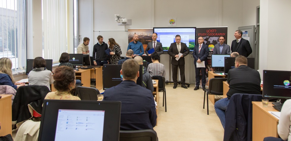 FOTO: podpis zmluvy o vzájomnej spolupráci týkajúcej sa Regionálnej infraštruktúry priestorových informácií.