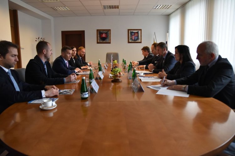 FOTO: Školenia a rokovania o verejnom obstarávaní
