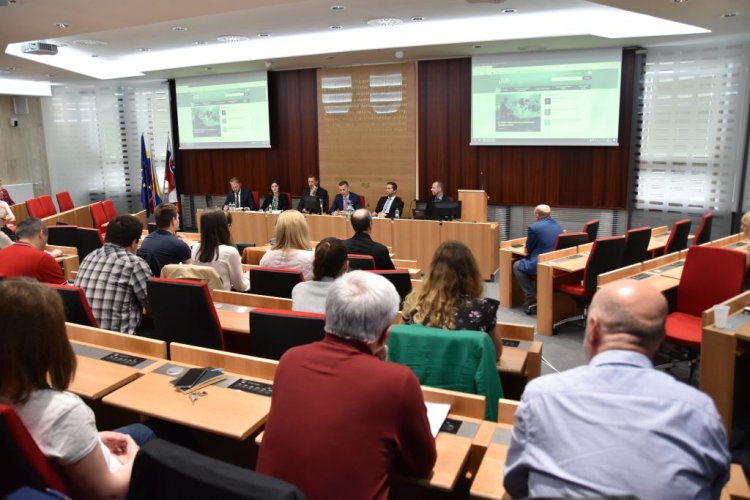 FOTO: Školenia a rokovania o verejnom obstarávaní