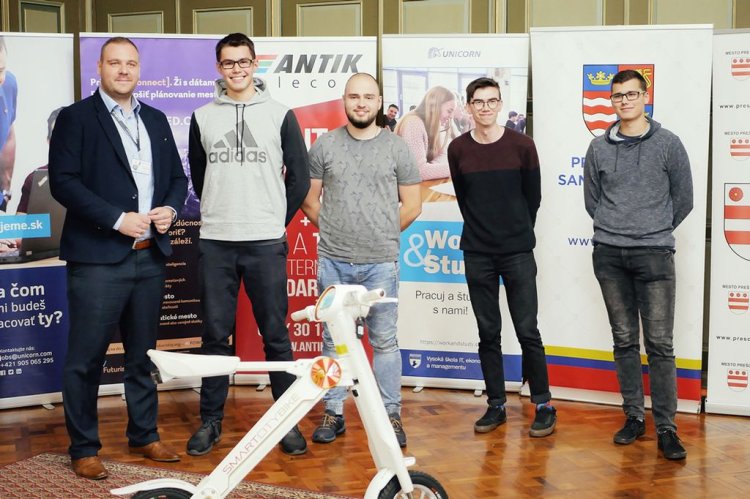 FOTO: Víťazi 2. ročníka Šarišského hackathonu 