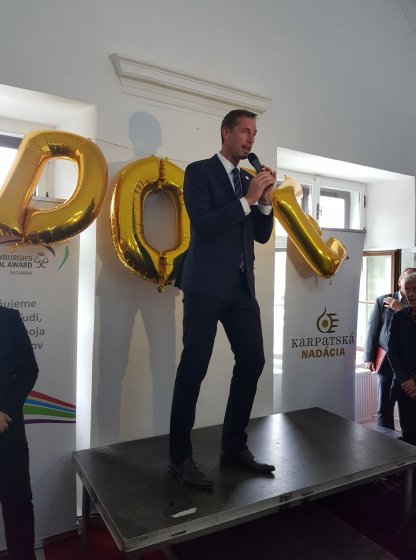 FOTO: ocenenie mladých na ceremónií rámci programu DofE