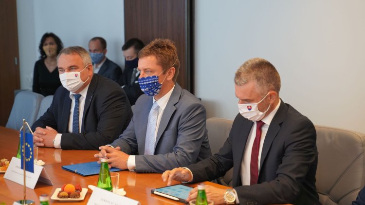 FOTO: Minister dopravy a prešovský župan rokovanie o cestnej infraštruktúre v kraji