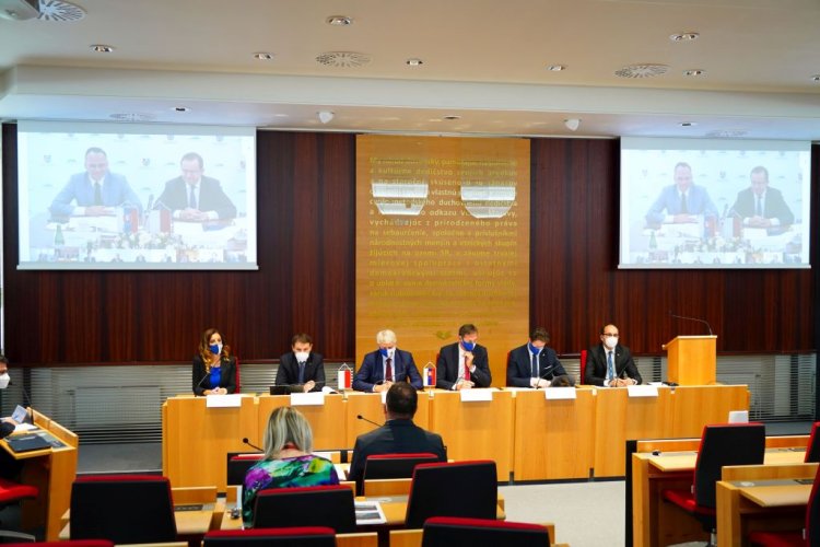 FOTO: videokonferencia Prešovskej župy a Podkarpatského vojvodstva