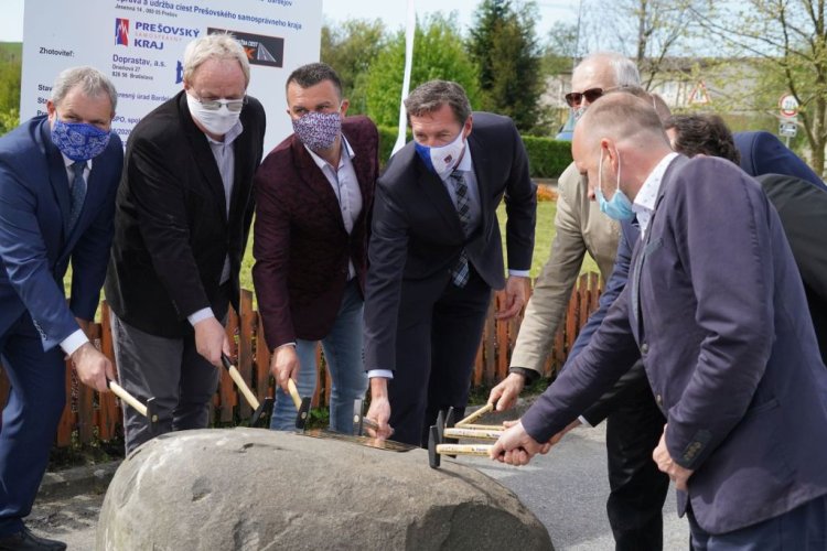 FOTO: zahájenie rekonštrukcie ciest