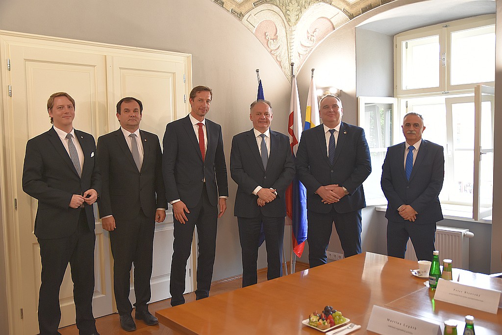FOTO: stretnutie prezidenta A. Kisku s predsedom PSK M. Majerským