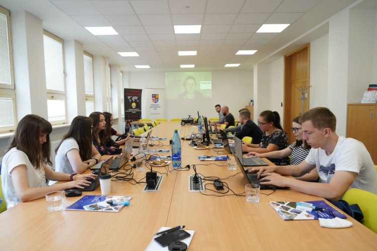 FOTO: workshop Roma Settlements Mapathon na PSK