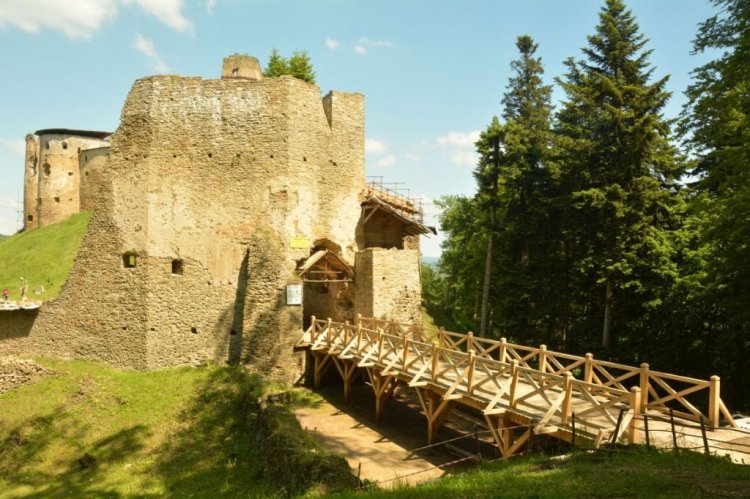 FOTO: Obnovený Hrad Zborov
