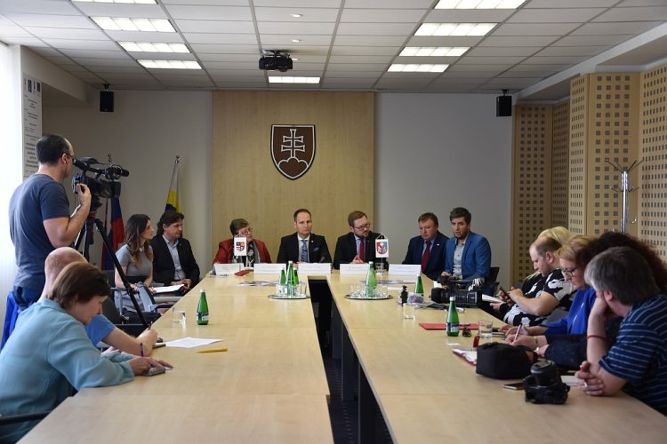 FOTO: Prešov a Rzeszow spojí medzinárodná autobusová linka