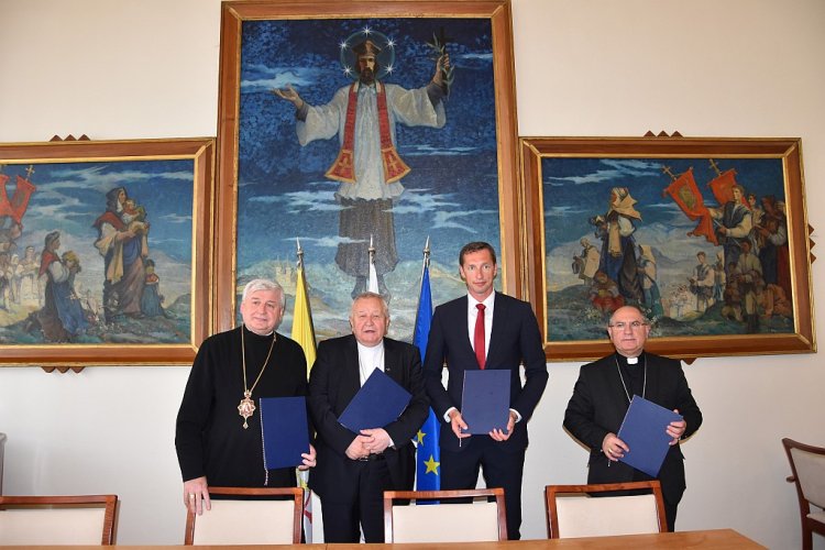 FOTO: podpis Memoranda o spolupráci