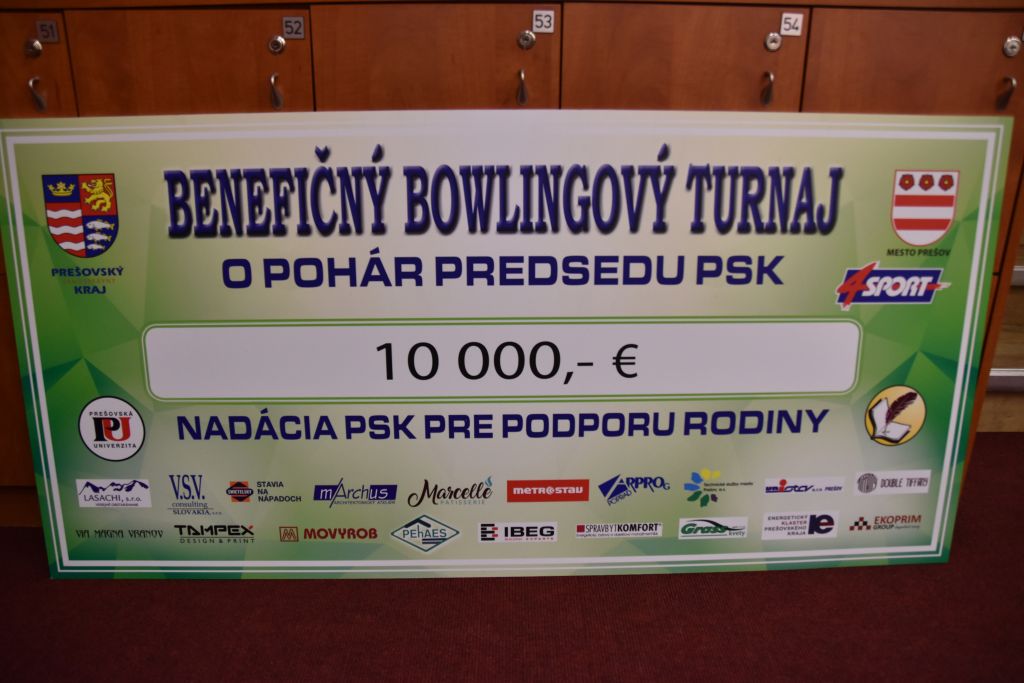 FOTO: Benefičný bowlingový turnaj