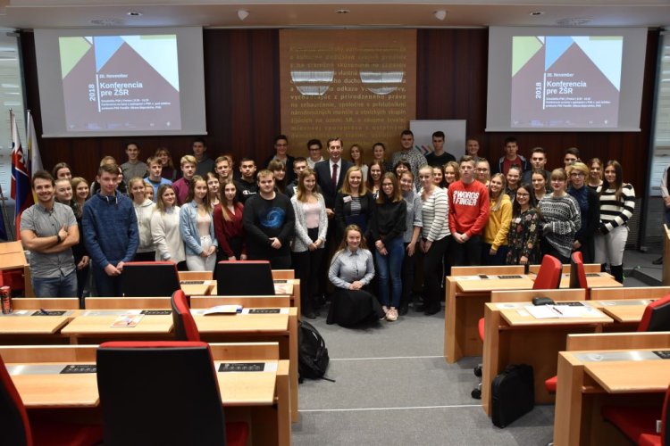 FOTO: podpis memoranda o spolupráci s Radou mládeže Prešovského kraja