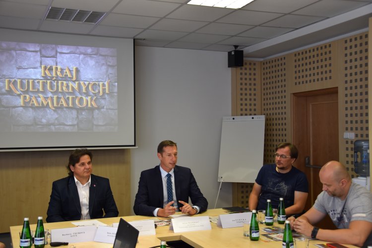 FOTO: stretnutie s novinármi – Raňajky so županom
