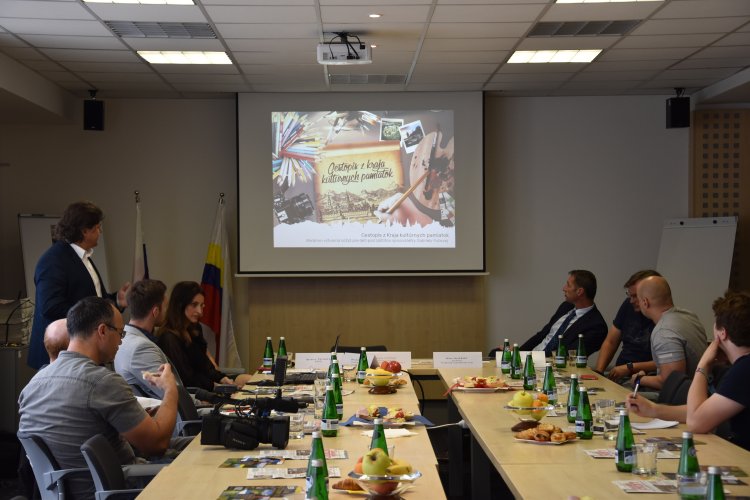 FOTO: stretnutie s novinármi – Raňajky so županom